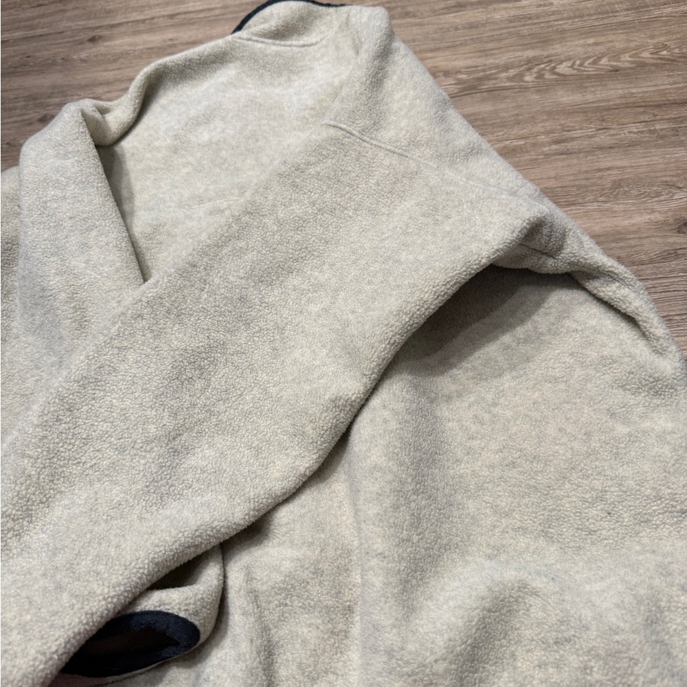 Patagonia Beige Pullover Fleece with Navy Trim - Picture 7 of 10